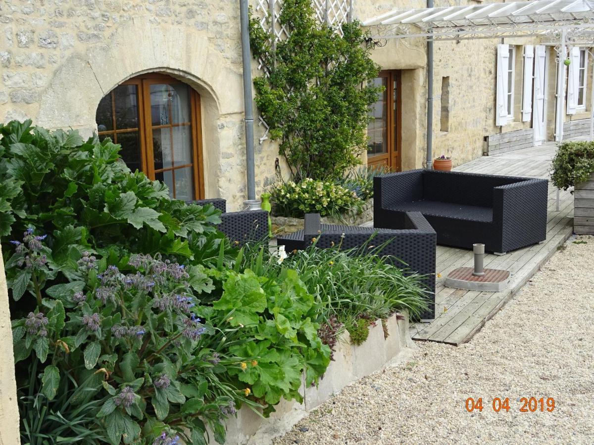 La Ferme Aux Chats Formigny Exterior foto
