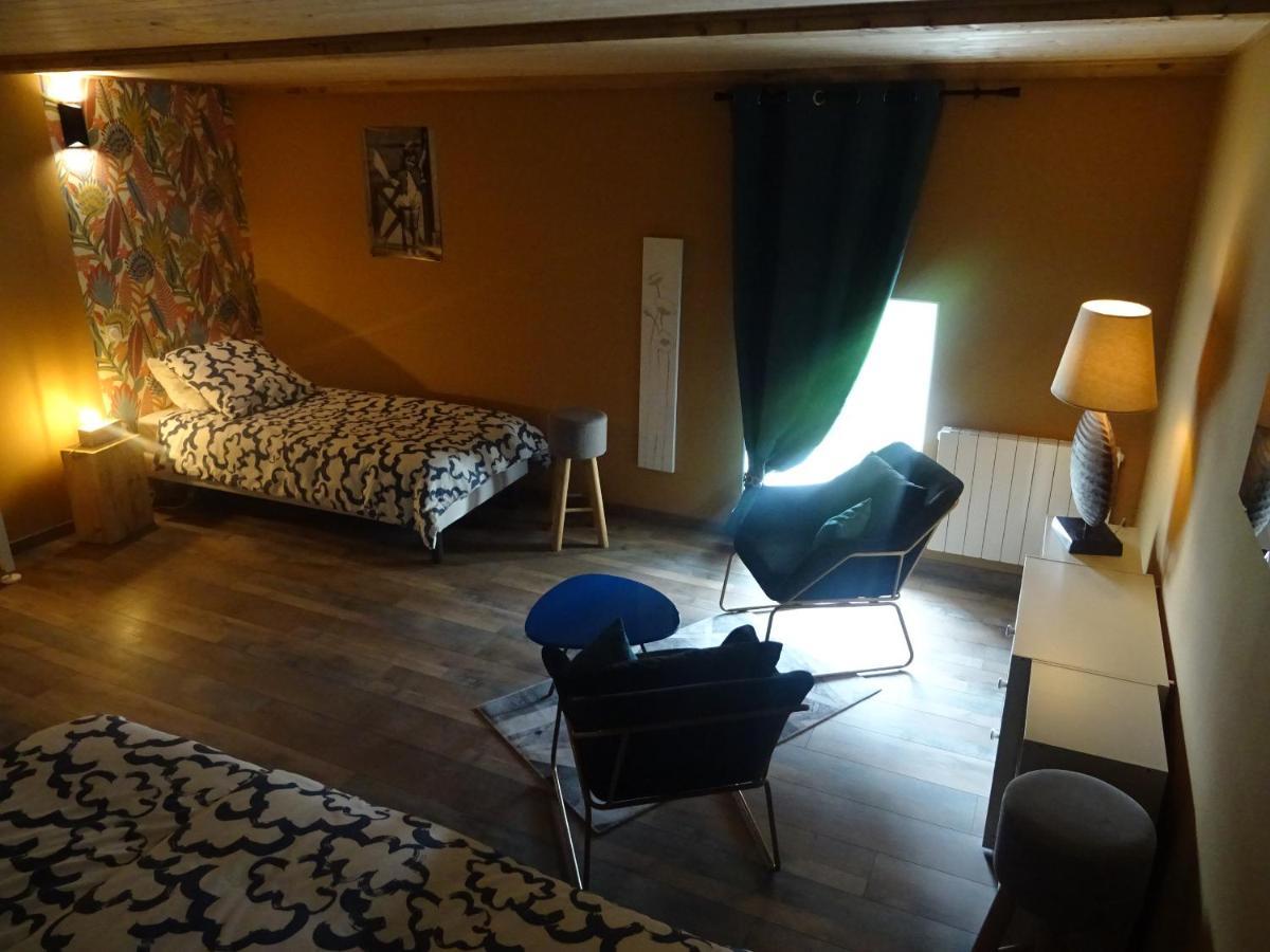 La Ferme Aux Chats Formigny Exterior foto